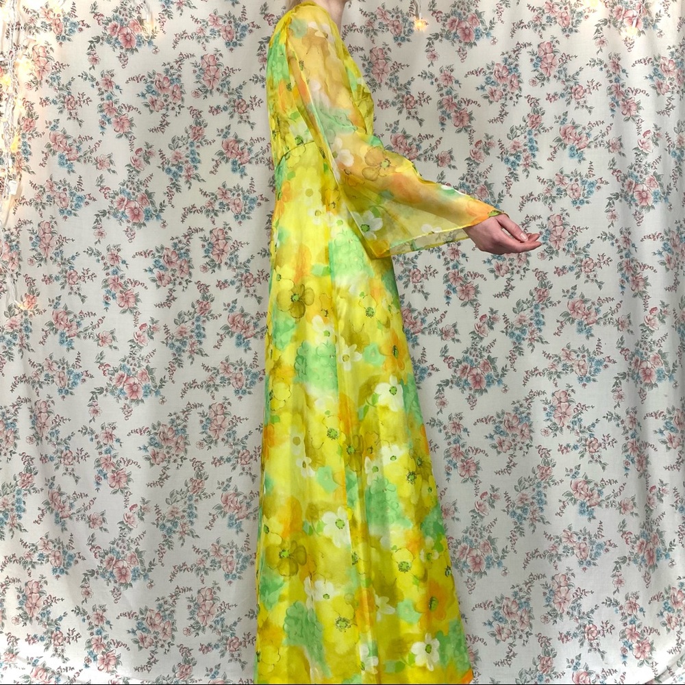 Vintage 70s yellow floral empire waist maxi dress with handkerchief sleeves - Picture 3 of 6